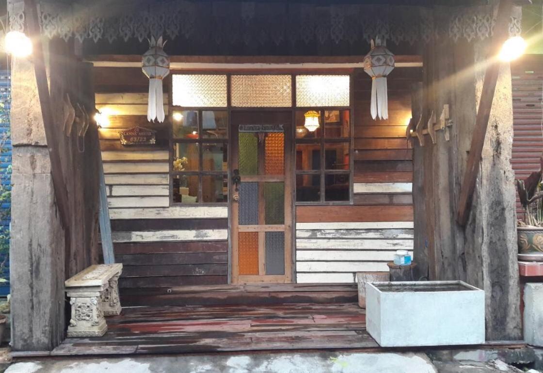 @Lanna House (Adults Only) Hostel Chiang Mai Buitenkant foto