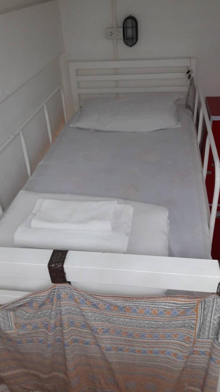@Lanna House (Adults Only) Hostel Chiang Mai Buitenkant foto